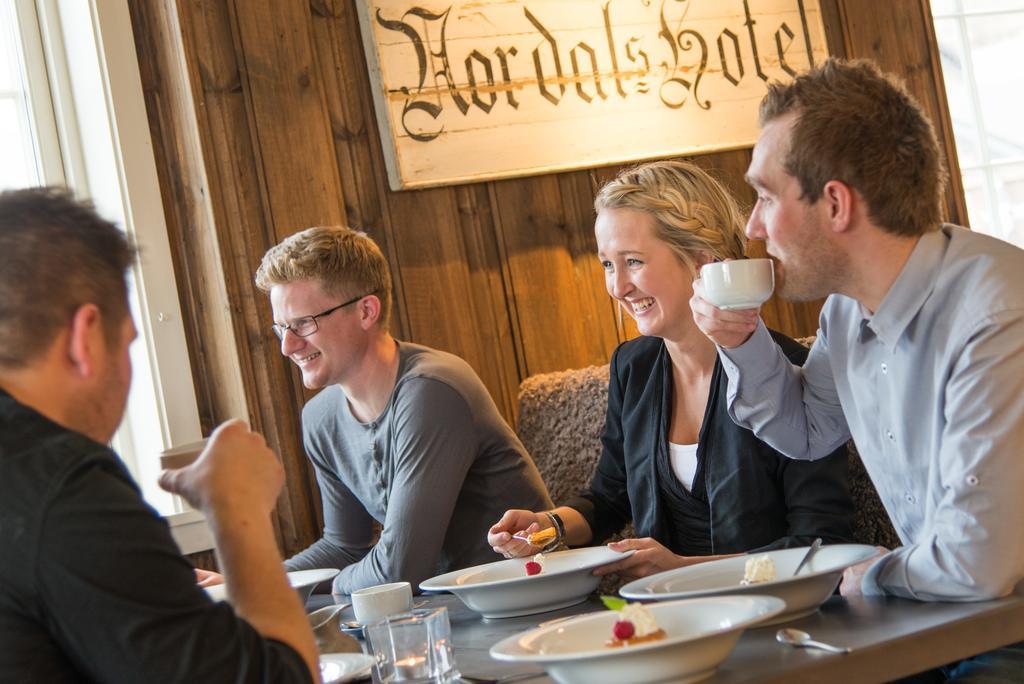 Nordal Turistsenter Hotel Lom Buitenkant foto