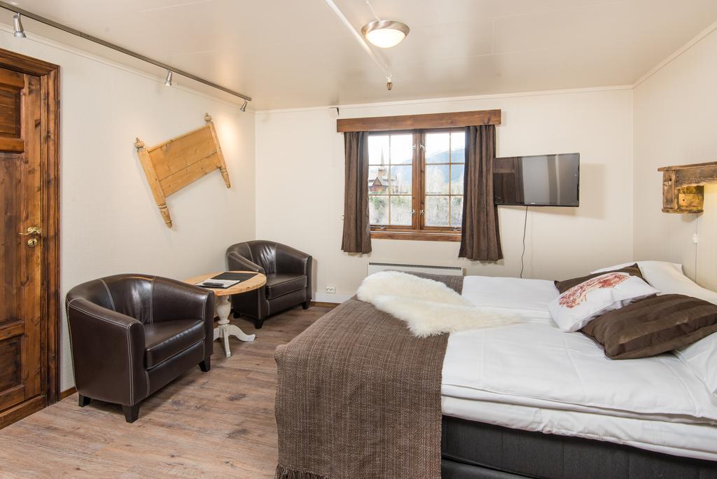 Nordal Turistsenter Hotel Lom Buitenkant foto